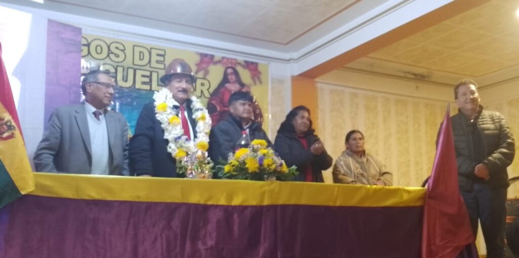 Vicente Cuéllar, el candidato cruceño que gana simpatía en el occidente: visitó La Paz y Oruro 2 VICENTE 4