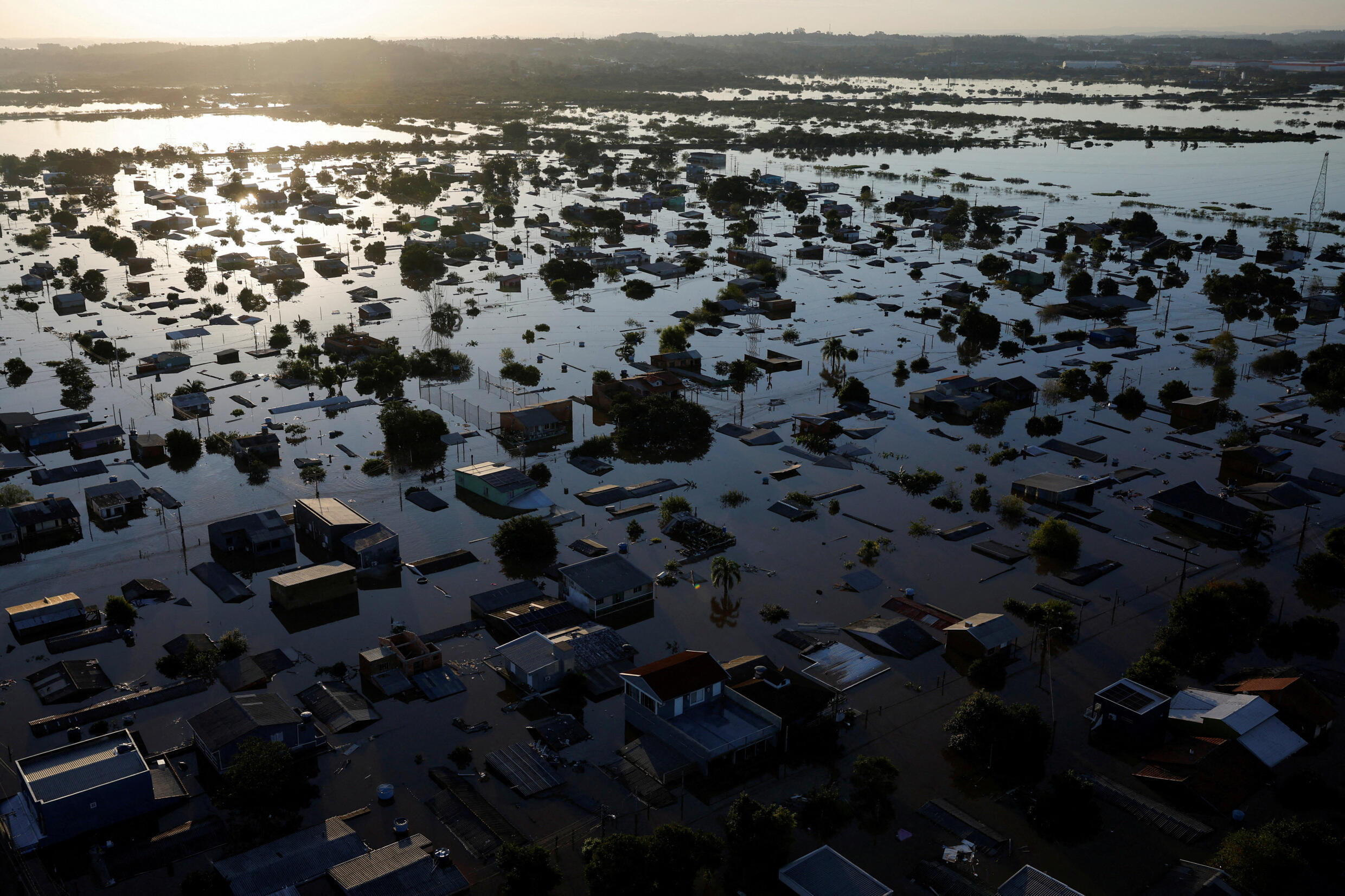 Gobierno de Lula promete 10.000 millones de dólares tras inundaciones en Brasil 1 Vista de las calles inundadas en Canoas, en Rio Grande do Sul, Brasil, 6 de mayo de 2024.