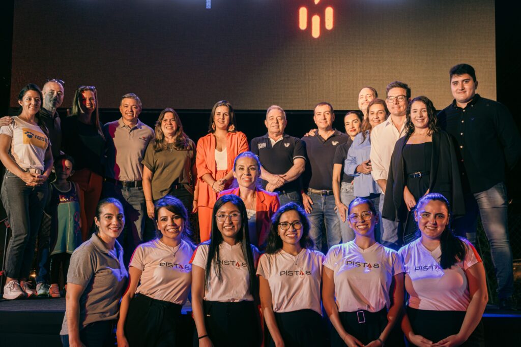 Emprendedores Pista 8