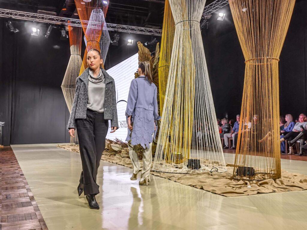 El Fashion show presentado por Índigo - Liliana Castellanos & Kielle Paris en el Hotel Los Tajibos 1 MODA 2