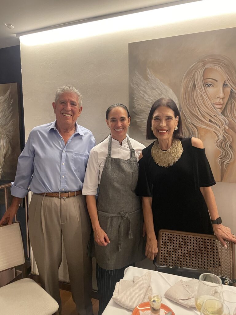 Inmobiliaria líder recibe en su proyecto a chef Inés España para una propuesta innovadora 2 Ines Espana Karina Rocabado Sofia Petignat e invitada