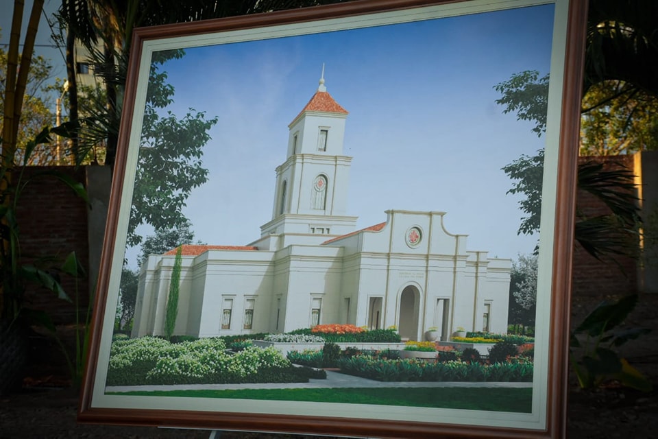Los Santos de los Últimos Días dieron la “palada inicial” del Templo que se construirá en Santa Cruz 1 PALADA 2
