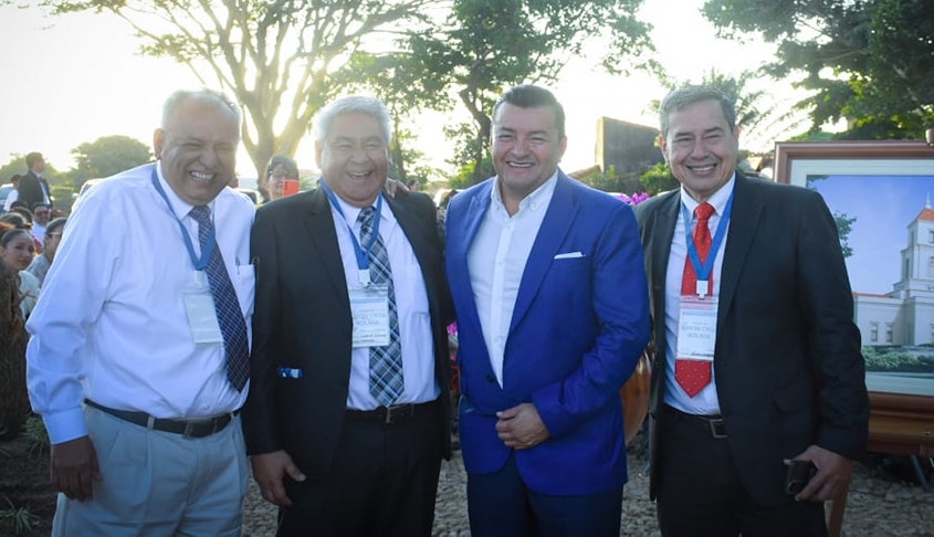 Los Santos de los Últimos Días dieron la “palada inicial” del Templo que se construirá en Santa Cruz 2 PALADA 3