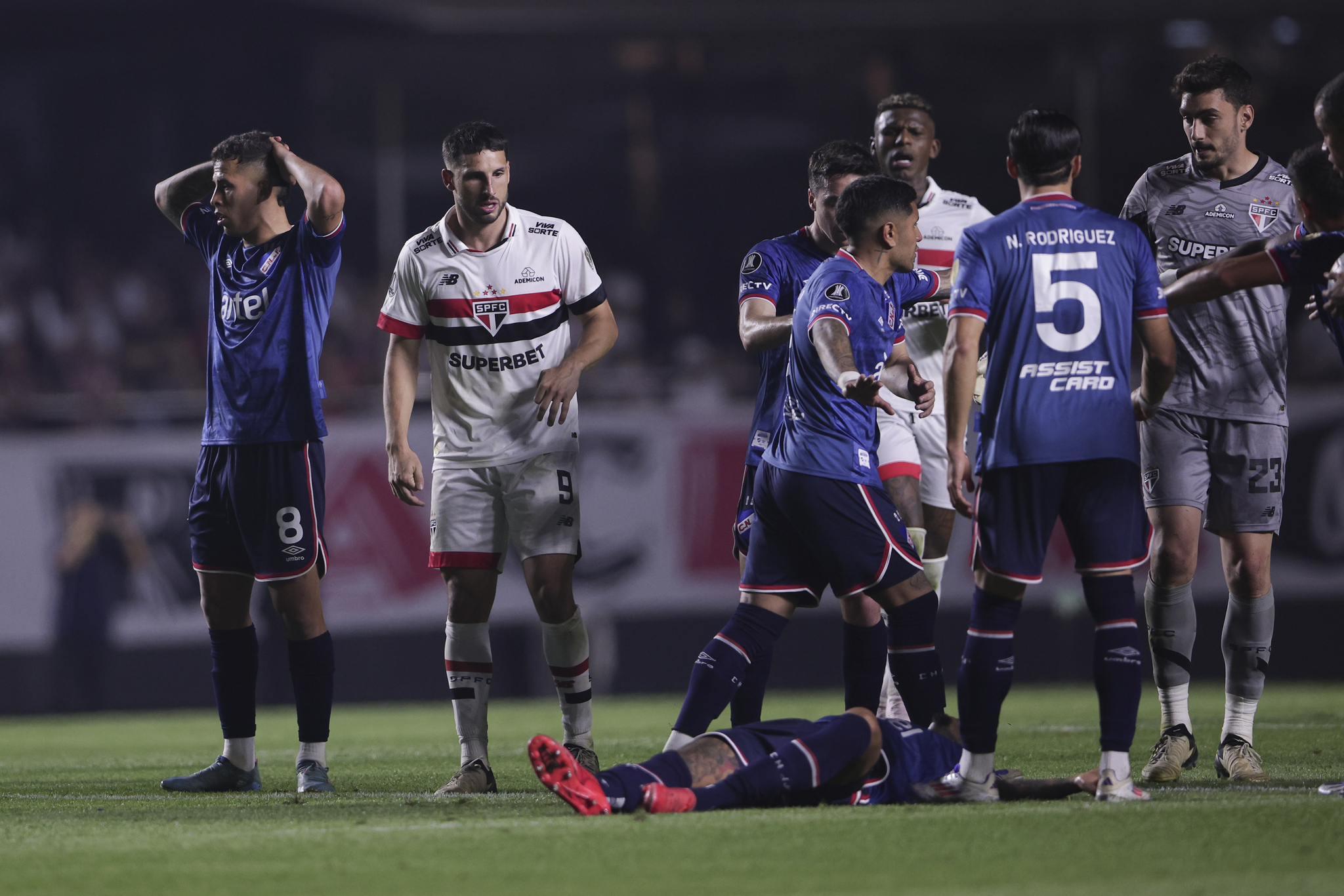 Muere Juan Izquierdo, futbolista de Nacional que se desplomó jugando un partido de la Libertadores 2 17248129786593