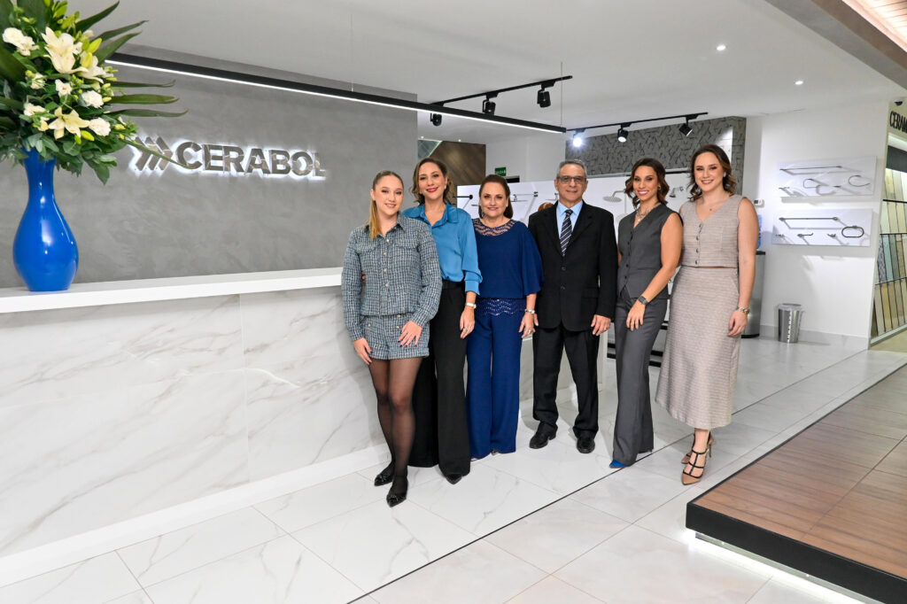 A sus 54 años, CERABOL inauguró su renovado showroom y presentó oficialmente su nuevo porcelanato 1 CERA 2