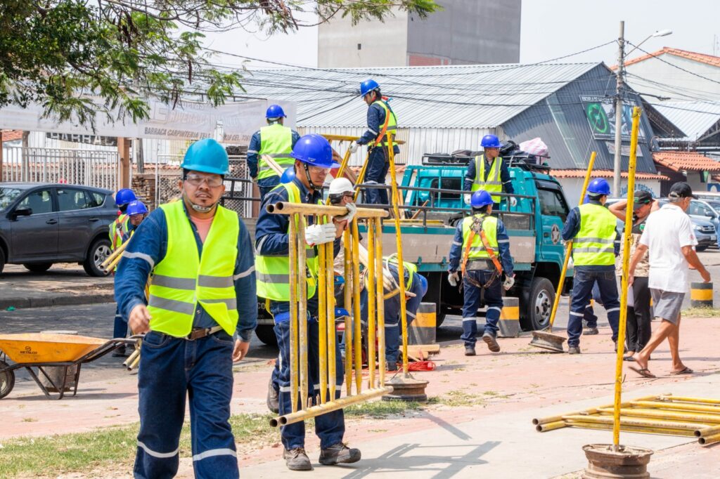 Inmueble sobre la avenida Tres Pasos al Frente es demolido por invadir predios municipales 2 DALE 4