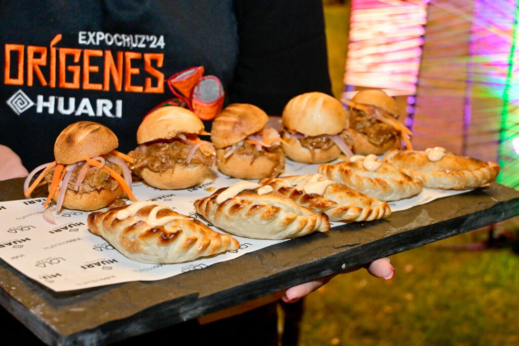 “Orígenes Huari” ganó la Palmera Dorada al mejor Espacio Gastronómico de Expocruz 3 Katy 3