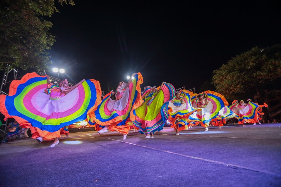 "Una noche mágica", Lía Barrientos fue coronada como la reina de Santa Cruz 2 REINA 2