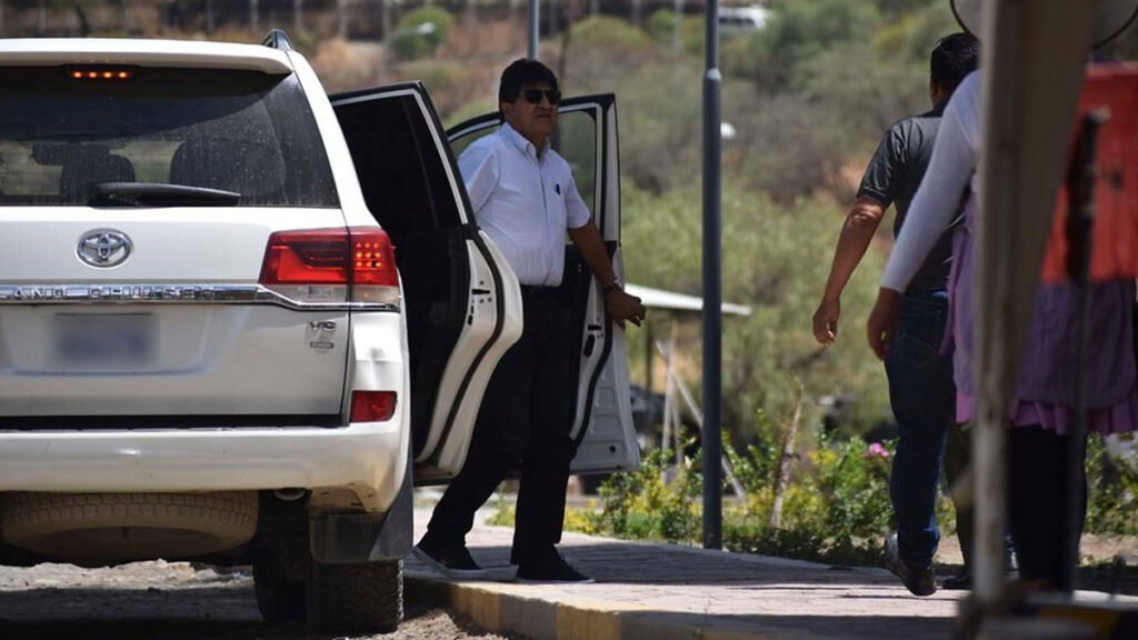 El Gobierno denuncia que Evo utiliza una vagoneta de lujo de una familia con antecedente de narcotráfico 2 VAGO 3