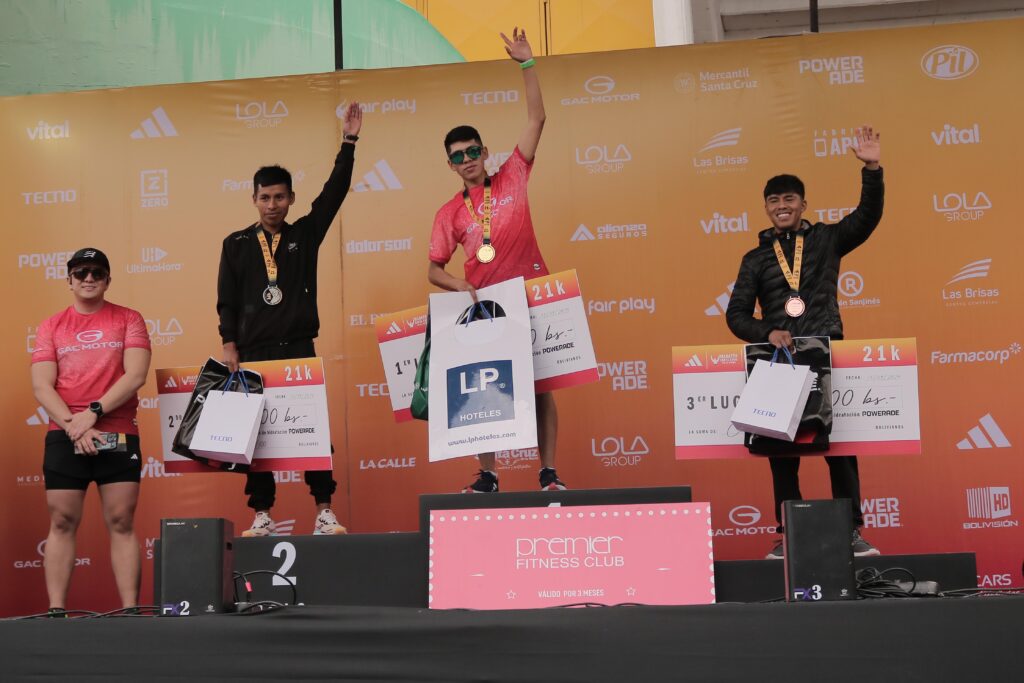 Las preseas doradas de la 7ma. adidas-Powerade Maratón de Santa Cruz de la Sierra se fueron a Cochabamba 1 Varones 21K