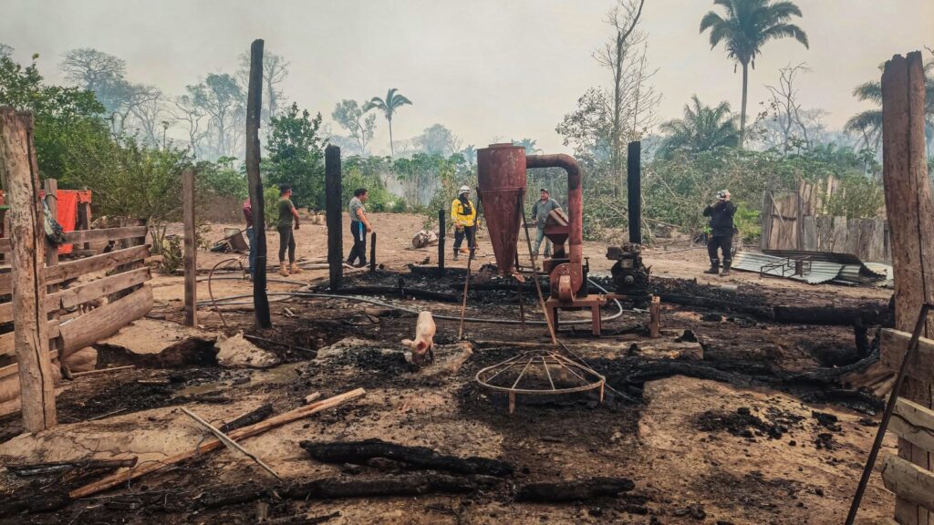 Santa Cruz mantiene 74 incendios activos en 19 municipios; el COED ha enviado 26 t de asistencia humanitaria 1 fuego 3