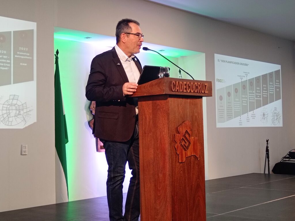 𝗙𝗼𝗿𝗼 de Cadecocruz sobre 𝗜𝗻𝗳𝗿𝗮𝗲𝘀𝘁𝗿𝘂𝗰𝘁𝘂𝗿𝗮 𝗦𝗼𝘀𝘁𝗲𝗻𝗶𝗯𝗹𝗲: “Los bonos verdes no son una opción, son una necesidad impostergable para el desarrollo” 2 Code mario