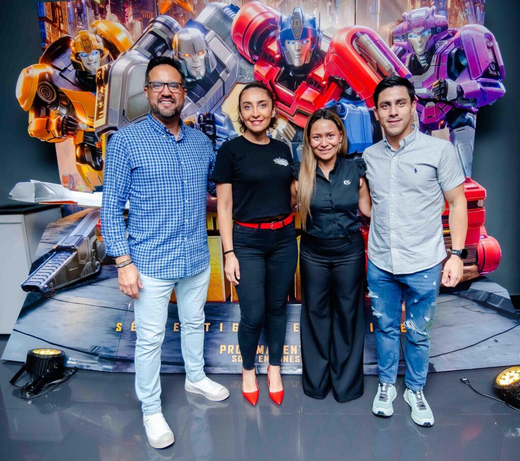 “Transformers Uno”, la precuela animada de la saga enamora a la crítica y reaviva la nostalgia 1 Gino Zeta gerente comercial Sandra Cortez gerente marketing Andes Films Anahy Ruiz gerente marketing Cine Center y Dubby Estremadoiro