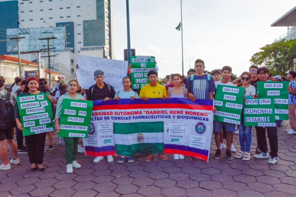 Santa Cruz hizo sentir el descontento con el ‘anillazo’ y exige medidas contra la crisis económica 2 ANI 4