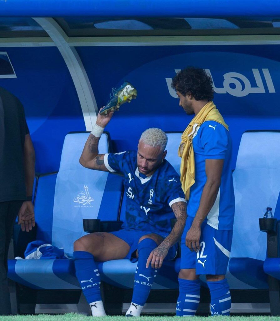 Alarma Neymar: sustituido a los 27 minutos de haber salido al campo 1 NEY 2