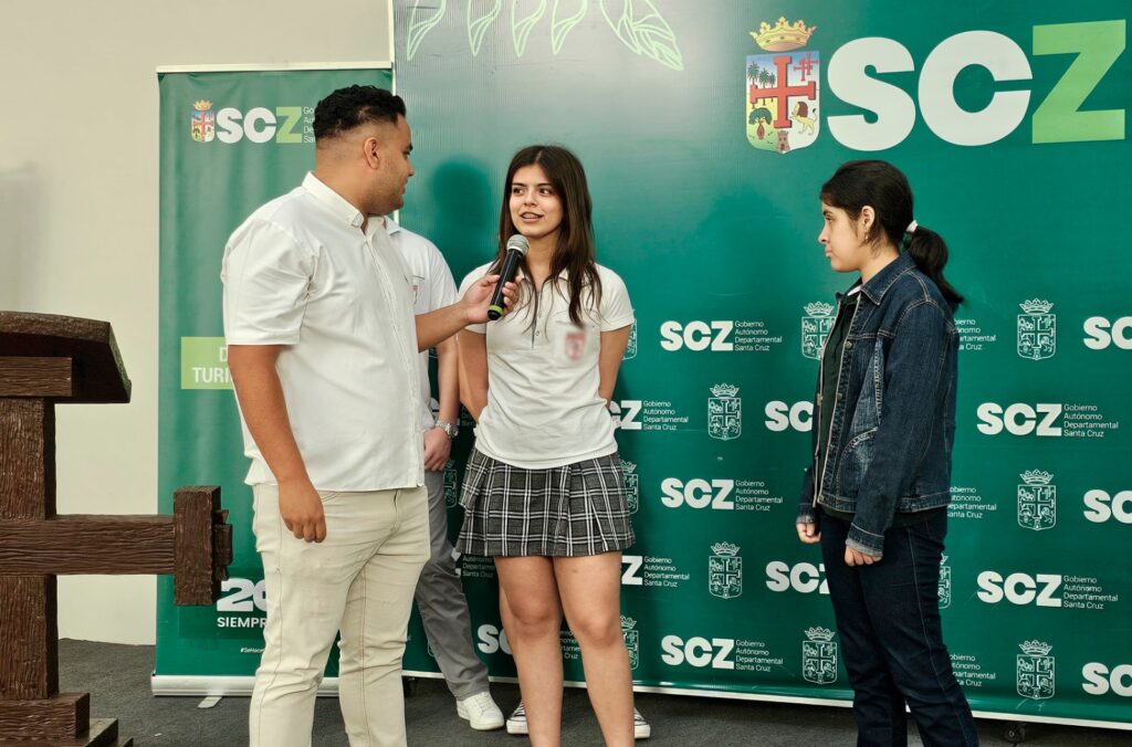 Nueve equipos pasan a la final del concurso “El habla camba” organizado por la Gobernación y la Unifranz 1 camba 2