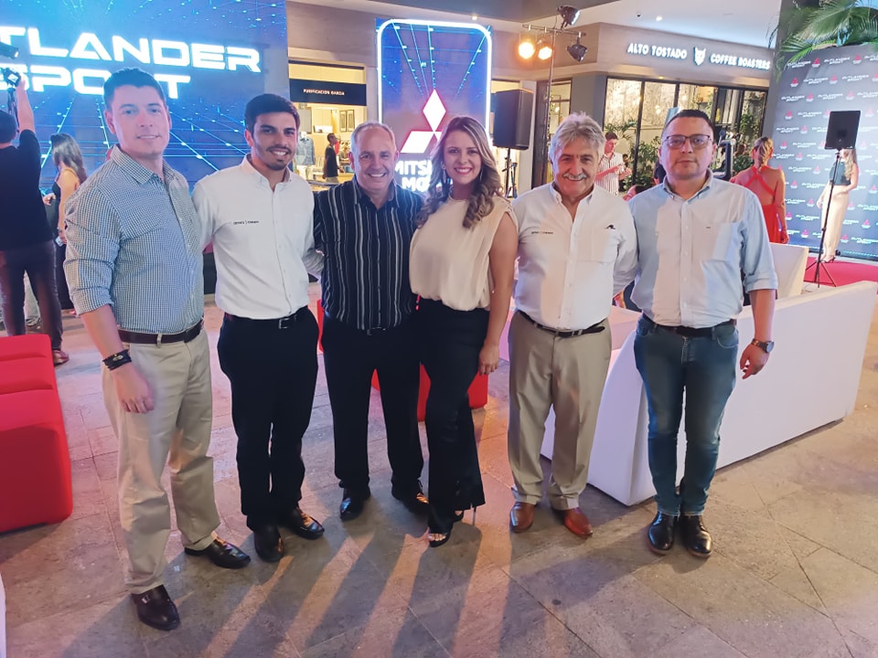 Aterriza en Santa Cruz la moderna New Outlander Sport 2025 4 auto 3