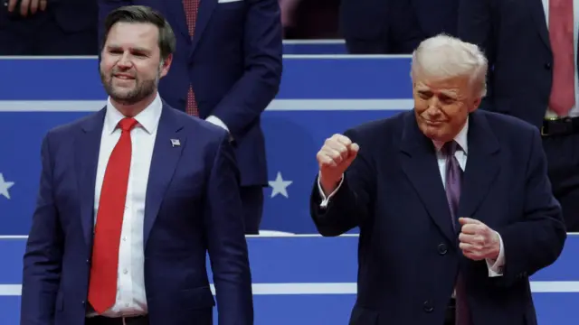 Trump borra la era Biden: se retira del acuerdo de París, indultos a asaltantes del Capitolio y decretos contra la diversidad 2 Trump y Vance