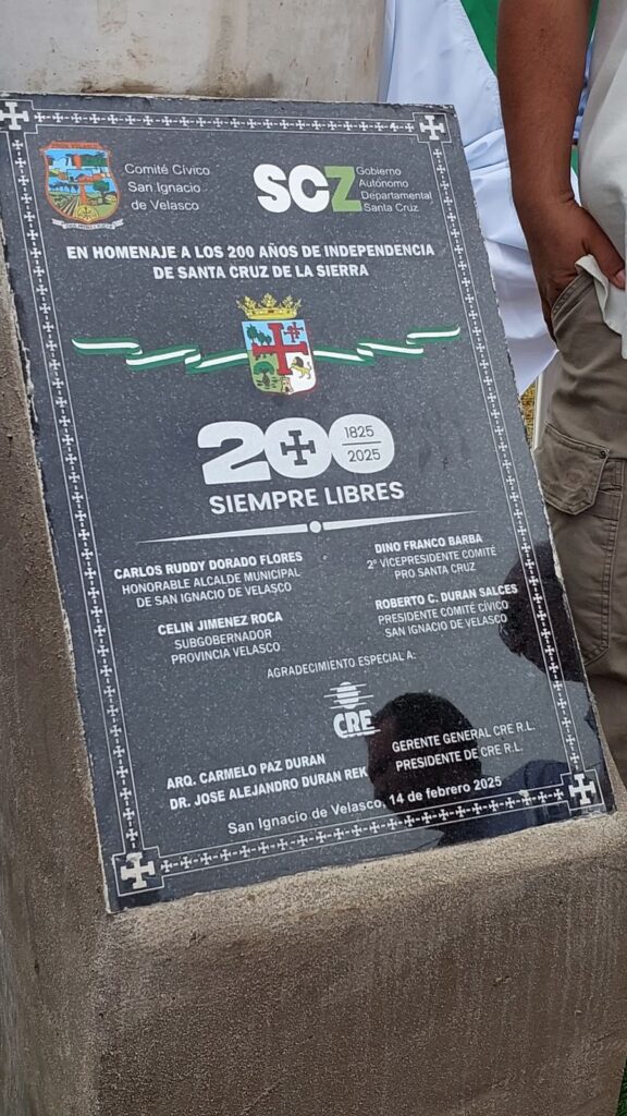 Banderas cruceñas flamean con orgullo en capital y las provincias 3 PELI 3