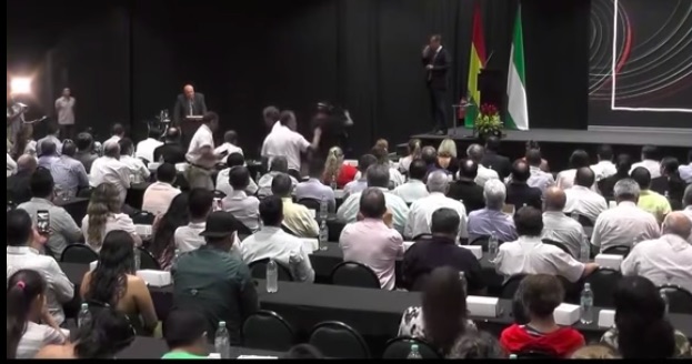 “No me digan que los bolivianos no servimos, sí servimos”: dejen el egoísmo y abran ´tranqueras´, el pedido de empresarios a Tuto Quiroga 1 Padre 1