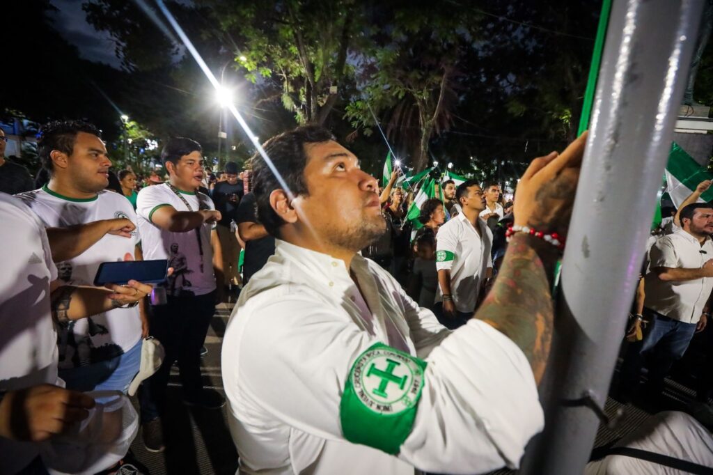 Institucionalidad cruceña recorrió las calles de la ciudad en la caravana "200 Años siempre libres" 1 cruz 2