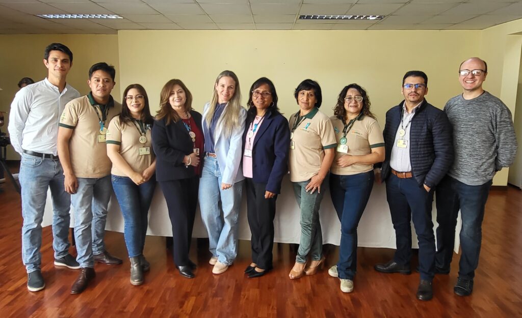 Tigo y Crecer IFD renuevan convenio para impulsar la inclusión digital de mujeres bolivianas 1 TIGO 3