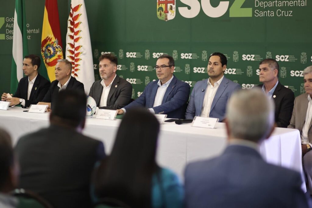 Presidente de la CONMEBOL se considera un cruceño más y ratifica la final de la Sudamericana en Santa Cruz 3 e57edb4e b22e 4e2d 8000 a81944b4776a