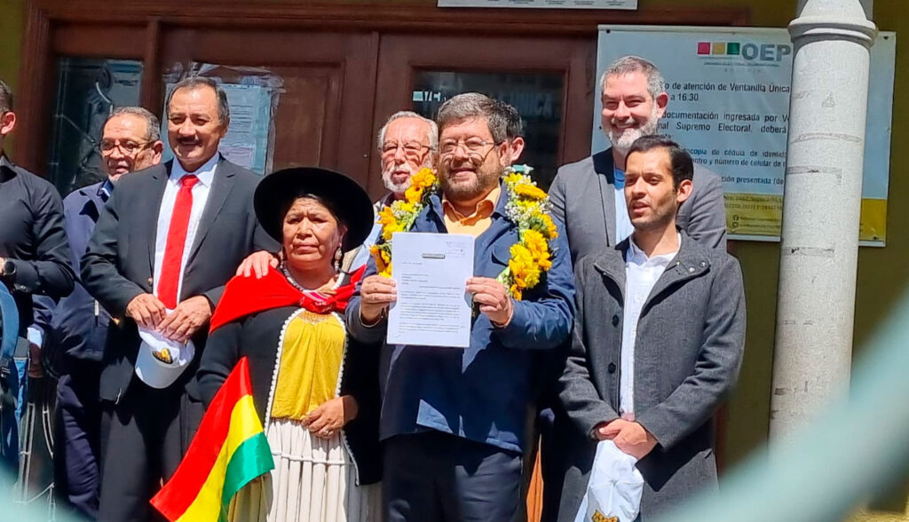 A punto de desangrar el bloque de unidad por una lista negra: Cambio 25 llama a reunión de emergencia por un veto a Vicente Cuéllar 1 samuel 184