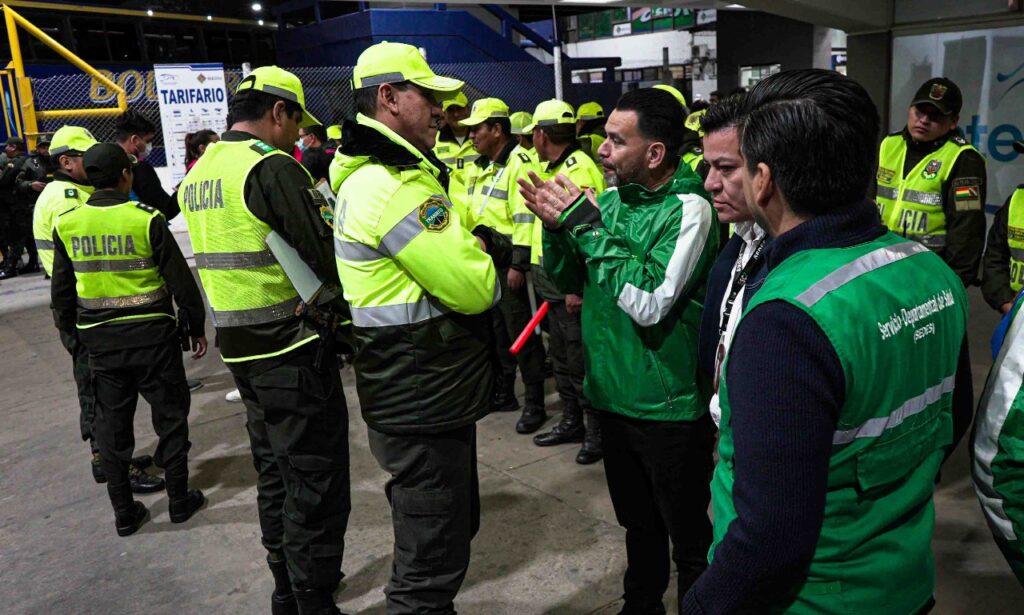 Instalan punto fijo de vacunación contra el sarampión en la Terminal Bimodal por vacaciones escolares 2 Fijo 2