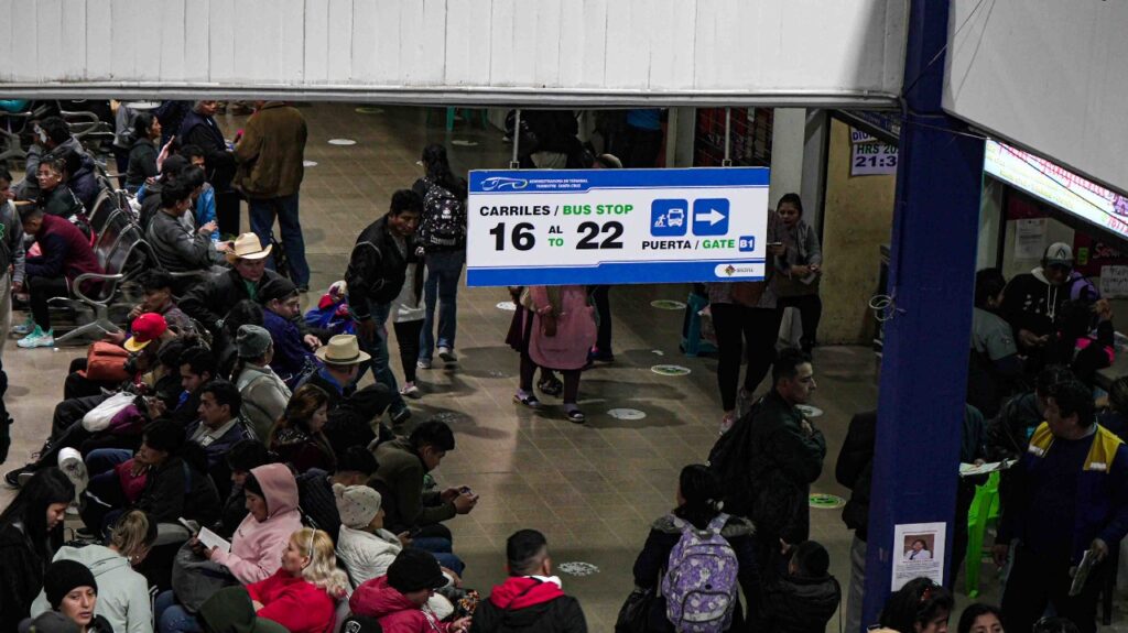 Instalan punto fijo de vacunación contra el sarampión en la Terminal Bimodal por vacaciones escolares 1 Fijo 3