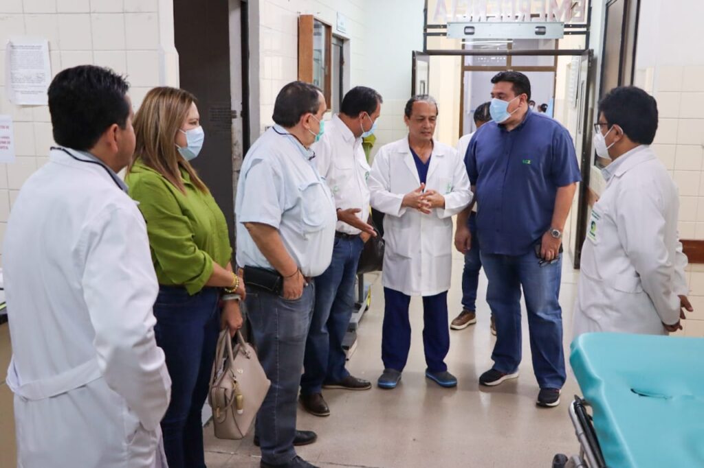 Kramer y asambleístas inspeccionan hospitales que se ven afectados por el incumplimiento del Gobierno 1 Hospi 1