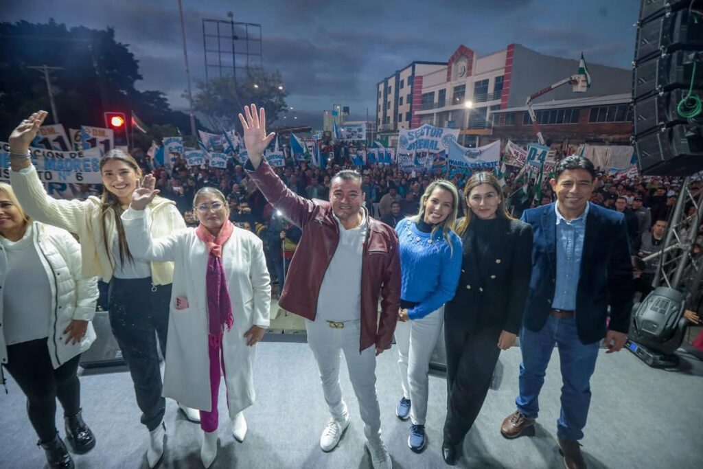 Jhonny Fernández inaugura moderno viaducto en la vía a Cotoca 2 IMG 7778
