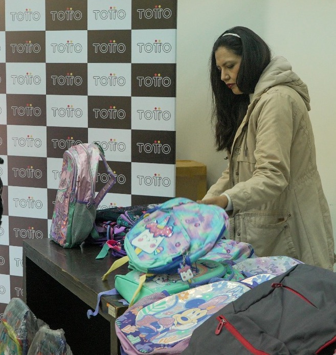Sedepos recibe 343 mochilas de parte de Totto para distribuir a 15 casas de acogidas de niños y adolescentes 1 Mochi 3