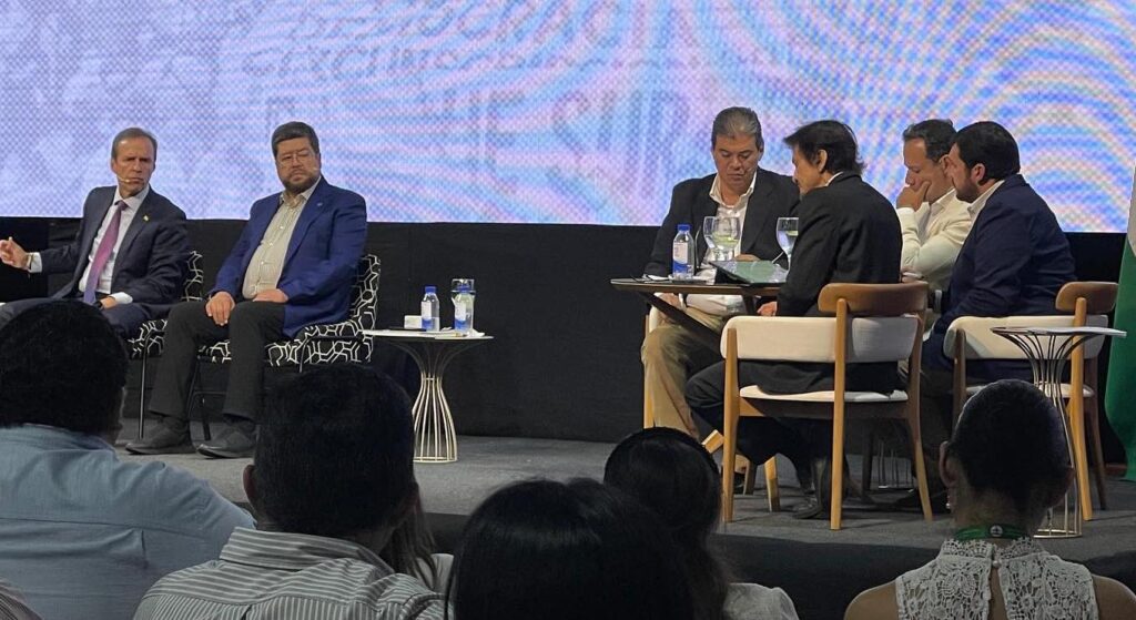 Si el MAS logra un tercio de curules, el cambio puede quedar paralizado: la advertencia que resonó en el debate cívico 2 CAMBIO 3