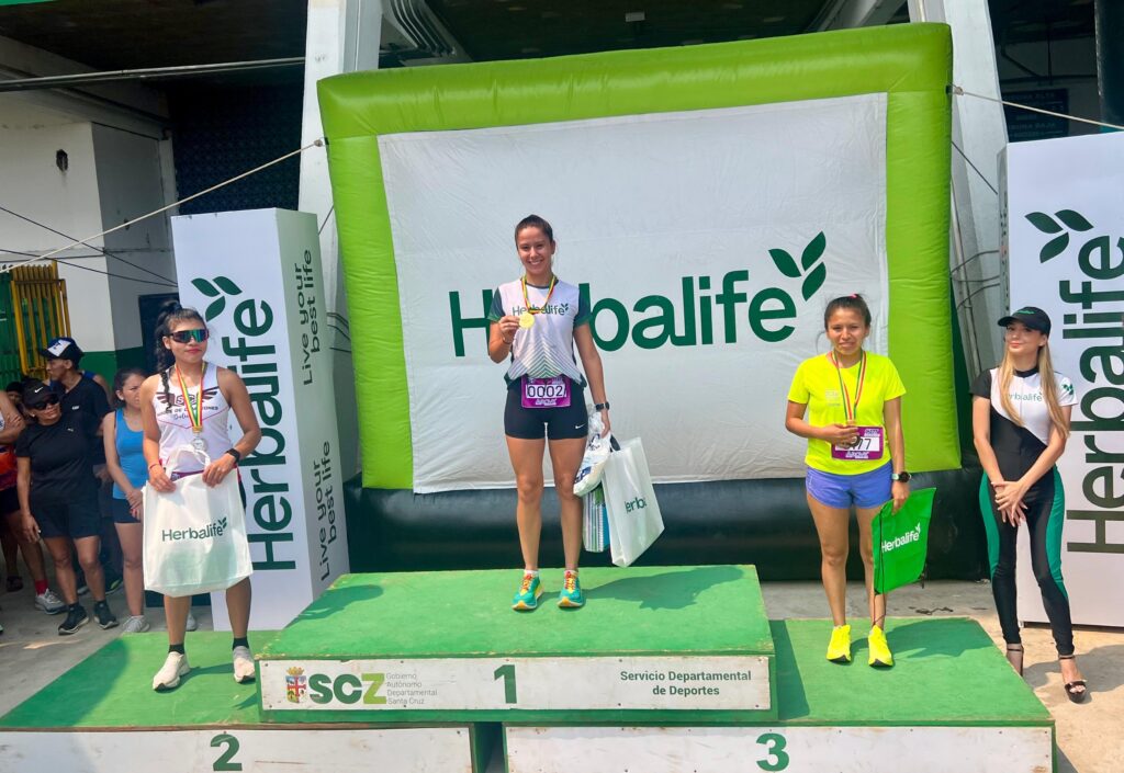 Flavia Castro Ganadora distancia 5K damas Corrida Internacional 2024