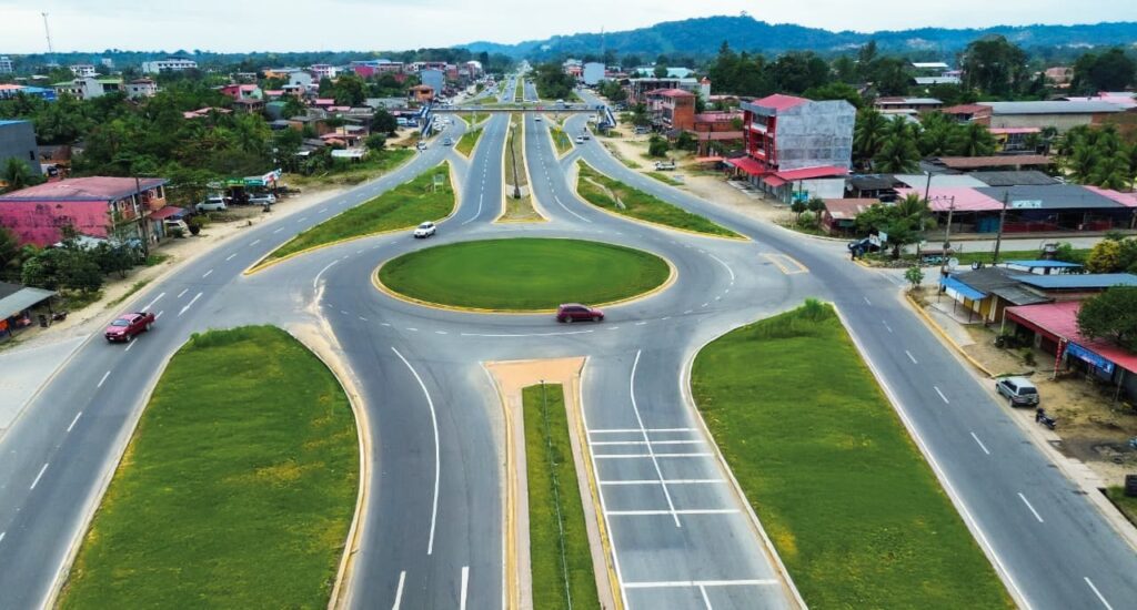 Cochabamba celebra su 215 aniversario con desfiles; Gobierno dice que el mayor regalo son carreteras 1 via 1