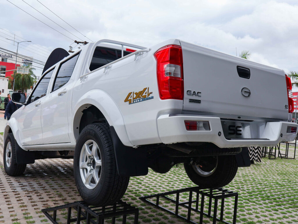 Grupo Roda presentó la primera camioneta GAC en Bolivia, la GAC SE 1 CAMIO 2