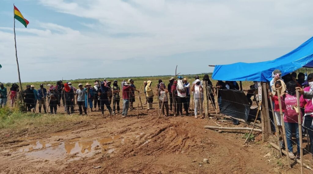 Alarma por violento avasallamiento de predio productivo en Montero 2 IMG 9351