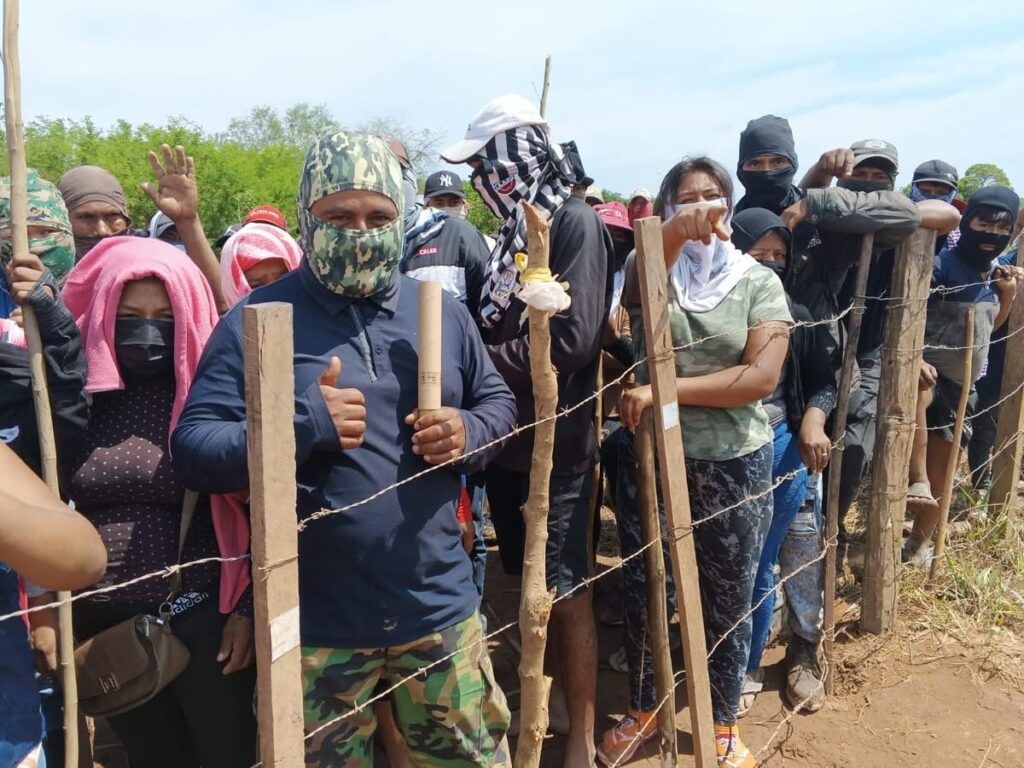 Alarma por violento avasallamiento de predio productivo en Montero 1 IMG 9353