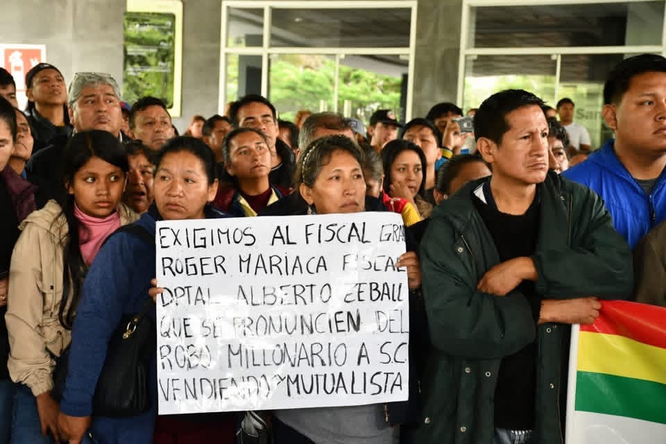 Alcaldía y gremiales del mercado Mutualista acuerdan defensa conjunta del centro de abasto 1 IMG 9705
