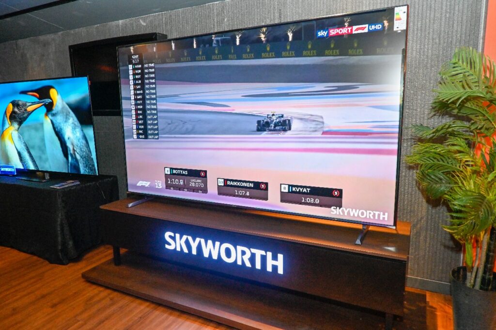 SKYWORTH lanza AI Karaoke (Q7500G) y Televisiones Gamer (QLED) 2 IMG 9717
