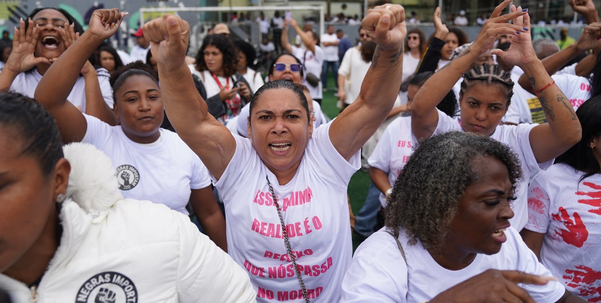 Marcha en las favelas de Rio de Janeiro pidiendo justicia. Foto Juano Tesone / Enviado especial.