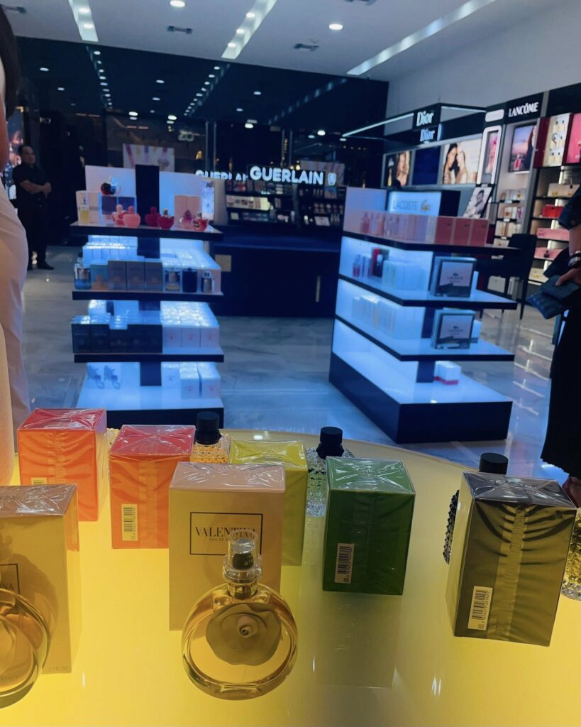 Perfumería First Niche Parfum inaugura su nueva tienda en Patio Design y presenta la primera “Nice Store” del país 2 Dale 1 1