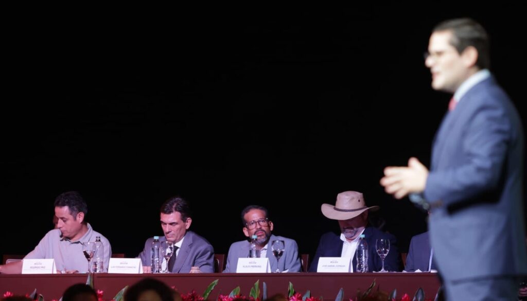 En cumbre empresarial, Rodrigo dice que “Bolivia vuelve al mundo después de 20 años de aislamiento” 1 YA