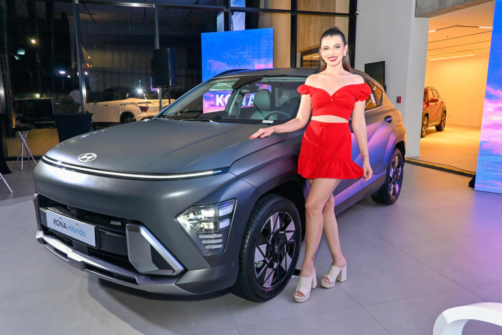 Descubre el verdadero poder de un híbrido con el Hyundai KONA 1 cam 2