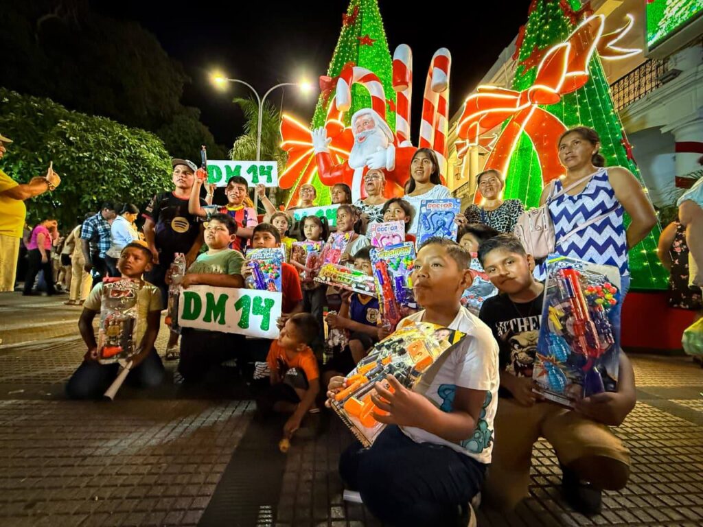 El alcalde da inicio a la temporada navideña con un multitudinario encendido de luces 2 NAVI 2