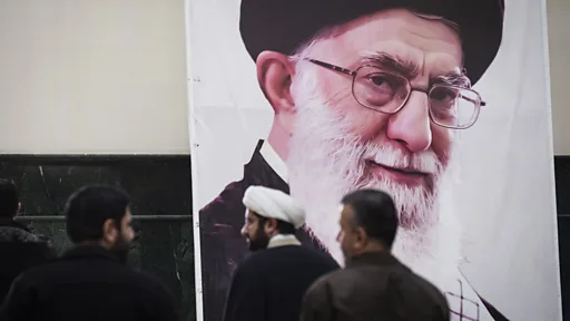 Quién era y cómo ejerció el poder el ayatolá Alí Jamenei, líder supremo de Irán durante casi 4 décadas que murió en ataques de EEUU e Israel 1 p0n3w1r8.jpg