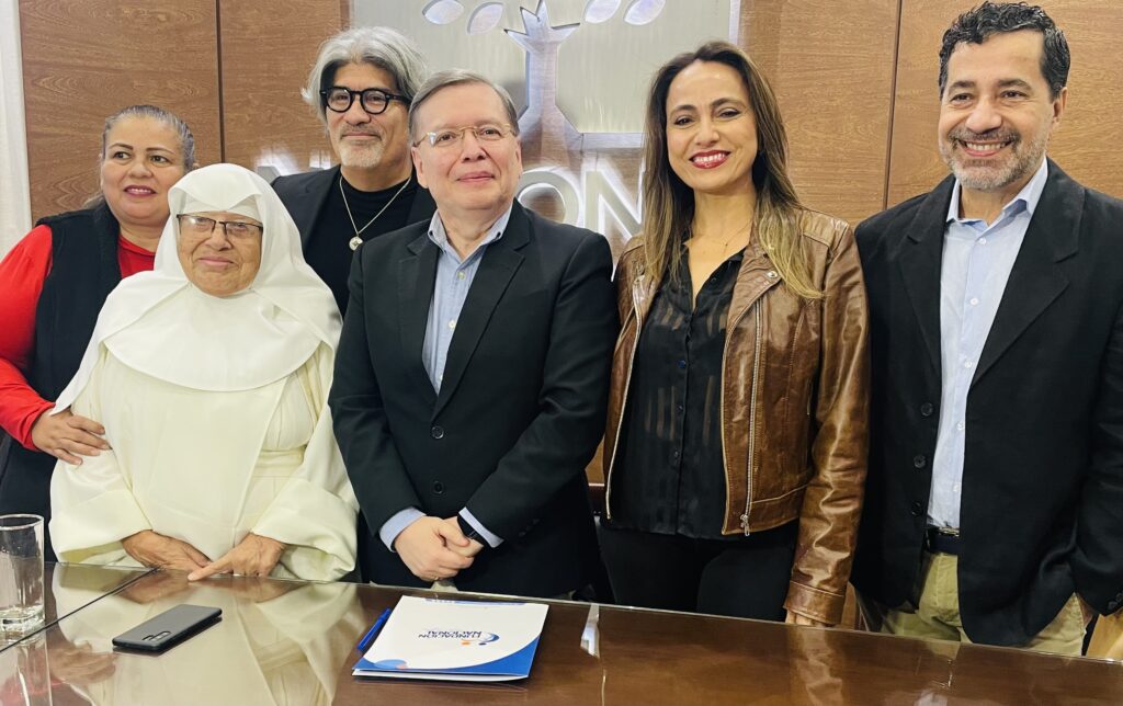 Cuando la música abraza: Piraí Vaca y Marialena Aparicio ofrecerán concierto solidario por los adultos mayores 2 IMG 3049 1