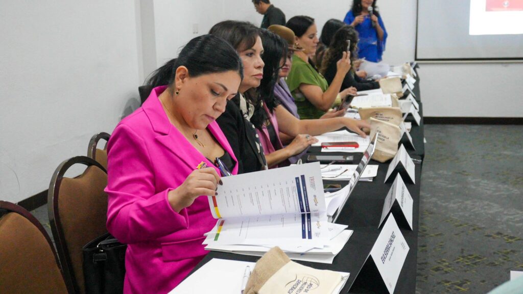 Santa Cruz reúne a mujeres líderes de América Latina 1 DANAS 1