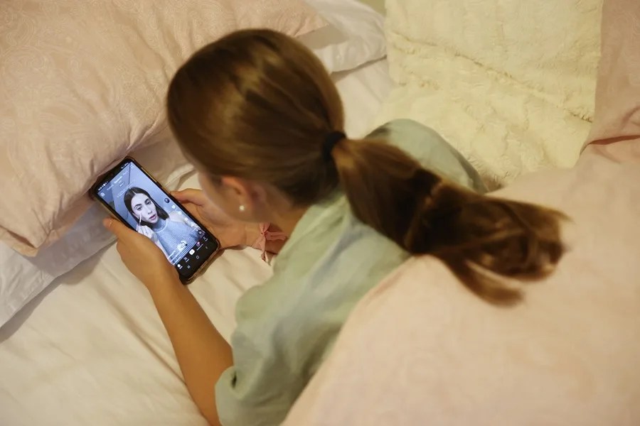 Acompañar y no sólo prohibir: las claves para proteger a los menores en las redes sociales 1 MENORES MOVILES